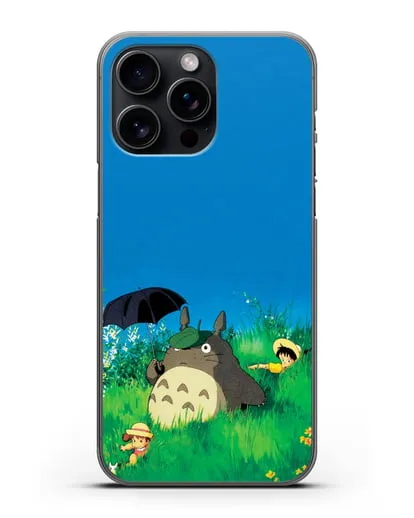 Чехол аниме Мой сосед Тоторо - Прогулка с Тоторо силиконовый для iPhone 15 Pro Max