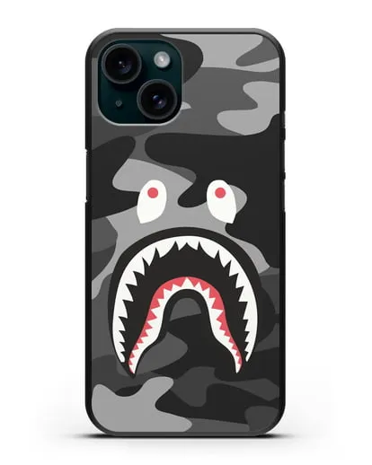 Чехол с рисунком Kaws акула серая силиконовый для iPhone 15
