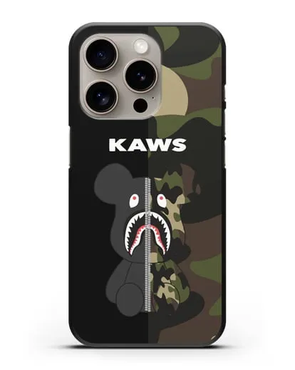 Чехол с изображением Kaws Акула-медведь силиконовый для iPhone 15 Pro