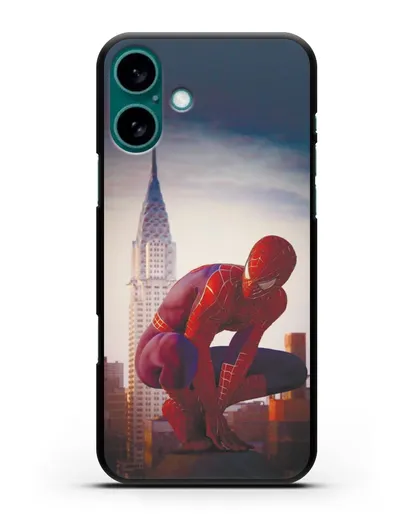Чехол с принтом Человек-паук над городом силиконовый для iPhone 16 Plus