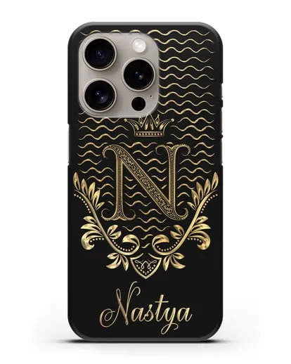 Чехол с короной, именем и фамилией с золотым рисунком силиконовый для iPhone 15 Pro