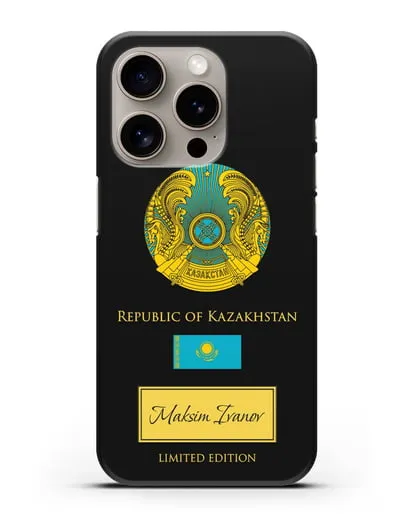Чехол с гербом и флагом Республики Казахстан с именем, фамилией на английском языке силиконовый для iPhone 15 Pro