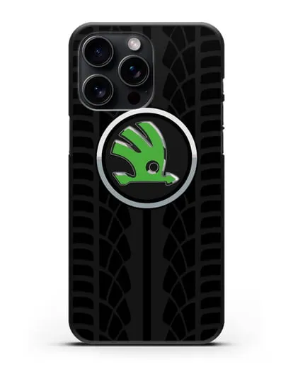 Чехол с эмблемой Skoda с протектором шин силиконовый для iPhone 15 Pro Max